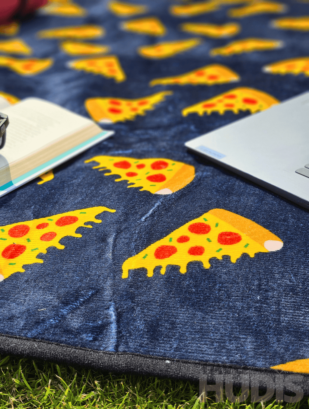 Black Pizza - Picnic Blanket